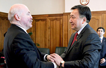 吉尔吉斯斯坦议长热恩别科夫会见上海合作组织秘书长梅津采夫 吉尔吉斯斯坦议长热恩别科夫会见上海合作组织秘书长梅津采夫