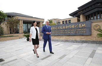 上合组织秘书长与上海政法学院领导会面 上合组织秘书长与上海政法学院领导会面