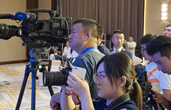 上合组织国家青年代表大会期间秘书长接受媒体采访 上合组织国家青年代表大会期间秘书长接受媒体采访