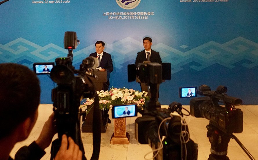 诺罗夫秘书长在上合组织成员国外长理事会会议成果新闻发布会上发表讲话