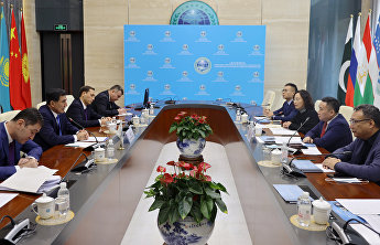 上合组织秘书长弗拉基米尔•诺罗夫会见柏堡龙董事长陈伟雄 上合组织秘书长弗拉基米尔•诺罗夫会见柏堡龙董事长陈伟雄