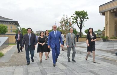 Генеральный секретарь ШОС Р.Алимов посетил Шанхайский политико-юридический университет