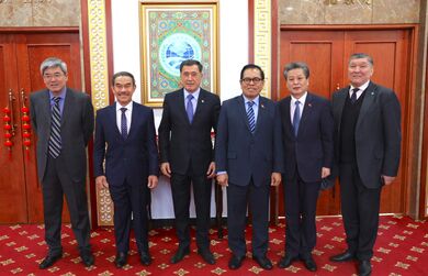 Генерального секретаря ШОС Владимира Норова с послами Брунея и Индонезии в КНР, а также Генеральным секретарём Центра АСЕАН-Китай