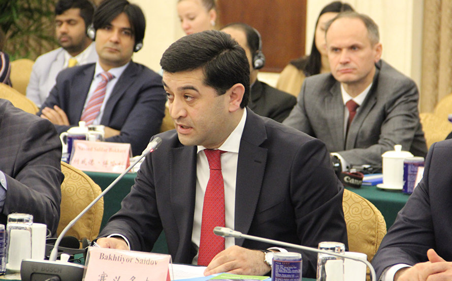 重庆与上合组织国家举行圆桌会议,探讨深化经贸人文合作