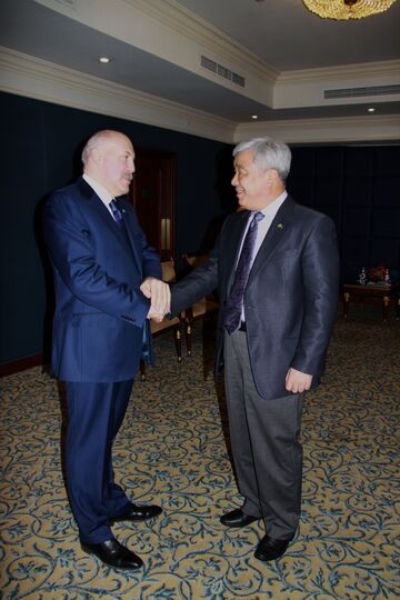 Встреча Генерального секретаря ШОС Д.Мезенцева с Министром иностранных дел Казахстана Е.Идрисовым