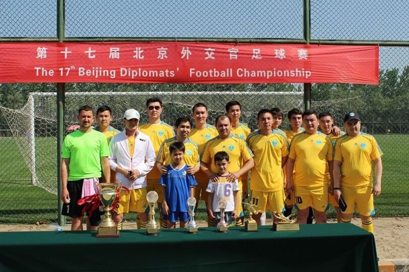 Команда Секретариата ШОС приняла участие в футбольном турнире