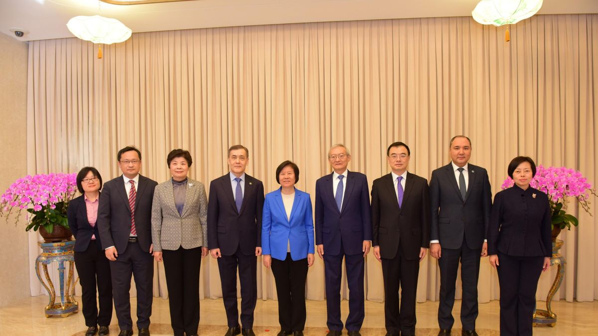 上海合作组织秘书长张明与候任秘书长叶尔梅克巴耶夫拜会中国全国政协副