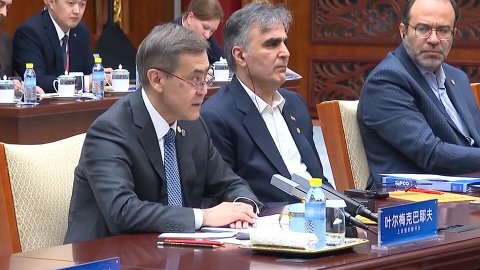 上海合作组织秘书长叶尔梅克巴耶夫会见中共中央政治局常委、国务院副总理丁薛祥