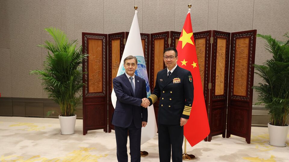 上海合作组织成员国国防部长会议在青岛举行