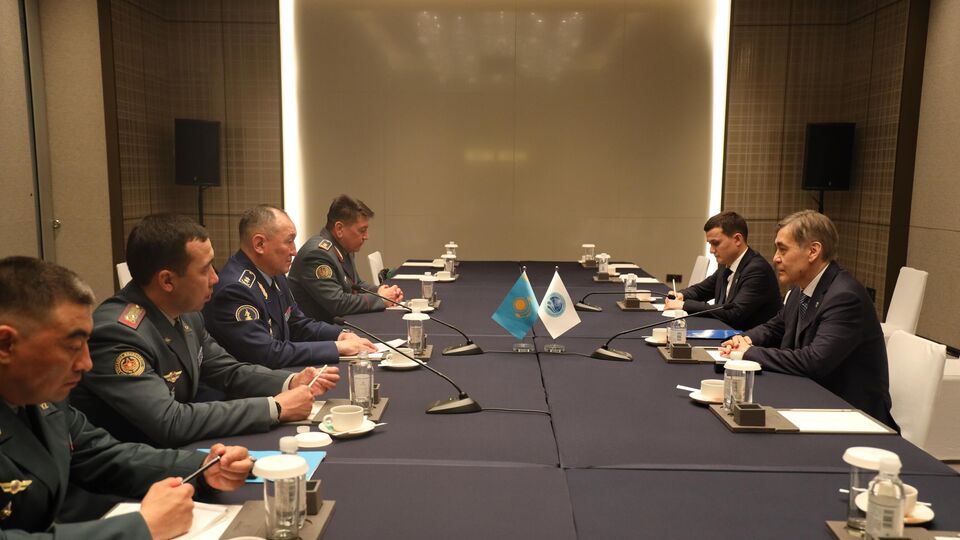 上海合作组织成员国国防部长会议在青岛举行