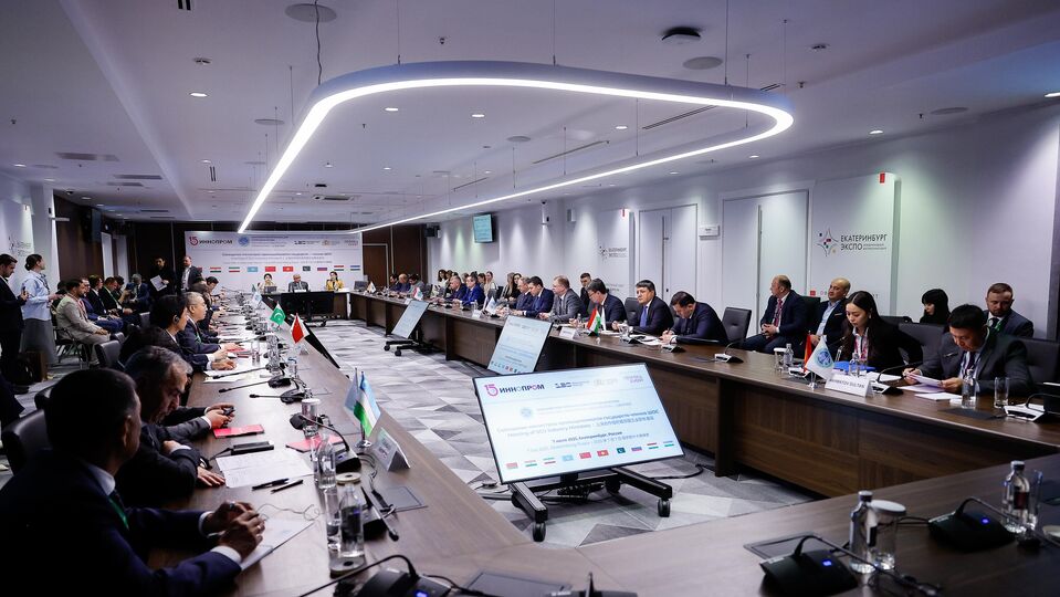 上海合作组织成员国第三次工业部长会议在叶卡捷琳堡举行