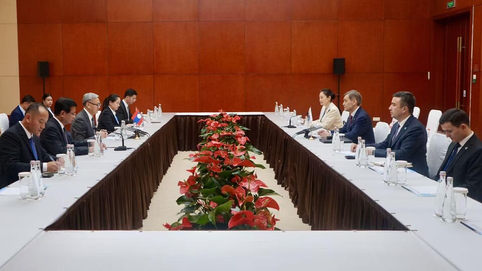 上海合作组织秘书长叶尔梅克巴耶夫会见老挝外长通沙万