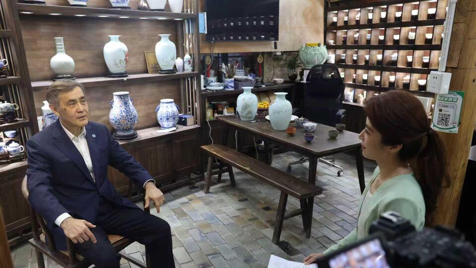 上海合作组织秘书长叶尔梅克巴耶夫出席2025中国景德镇国际陶瓷博览会