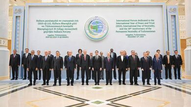 上海合作组织秘书长叶尔梅克巴耶夫出席土库曼斯坦“国际和平与信任年论坛”