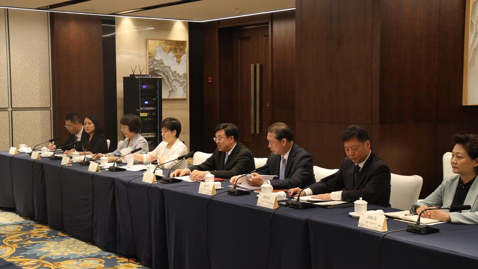 上海合作组织秘书长会见海南省委书记冯飞