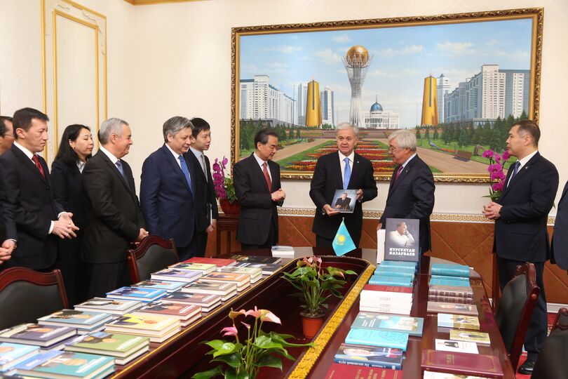 Книги Президента Республики Казахстан Н.А.Назарбаева пополнили золотой фонд библиотеки ШОС