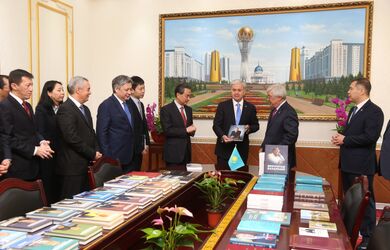 Книги Президента Республики Казахстан Н.А.Назарбаева пополнили золотой фонд библиотеки ШОС
