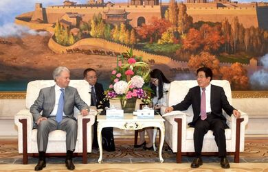 Генеральный секретарь ШОС Р.Алимов провел встречу с губернатором провинции Ганьсу Линь Дуо