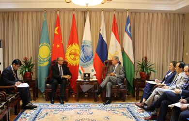 Посол Индии посетил Штаб-квартиру ШОС