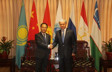 Генеральный секретарь Международной федерации туристических городов посетил Штаб-квартиру ШОС