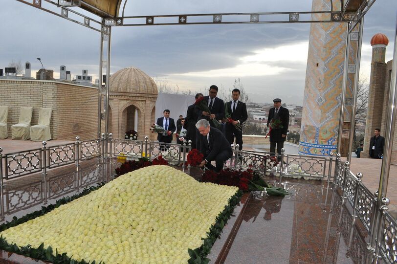 Генеральный секретарь ШОС отдал дань памяти Первому Президенту Узбекистана