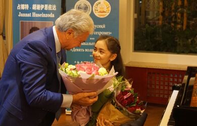 音乐无国界:“九个美妙乐章”第三场演出在上海合作组织总部举行 В Штаб-квартире ШОС прозвучала третья из «Девяти волшебных нот»