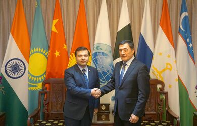 Генеральный секретарь ШОС Владимир Норов встретился с Послом Республики Таджикистана в КНР Парвизом Давлатзода