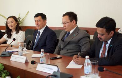 Генеральный секретарь ШОС встретился с профессорско-преподавательским составом Международного университета Астана