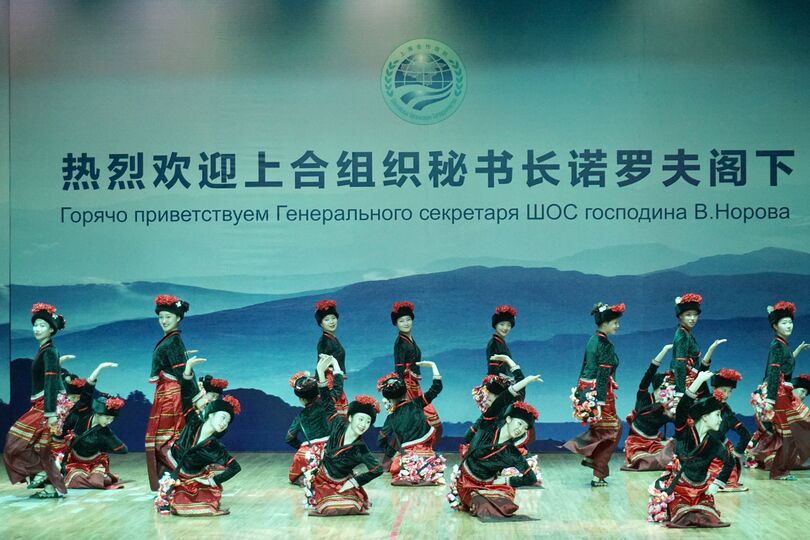 Генеральный секретарь ШОС посетил Куньминсий университет