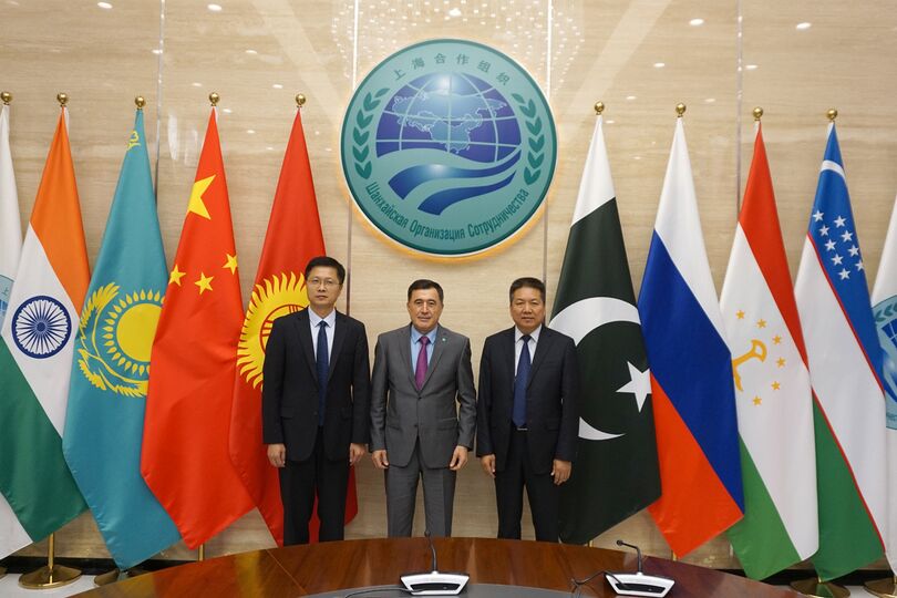 Генеральный секретарь ШОС встретился с делегацией демонстрационной зоны Янлин провинции Шэньси Генеральный секретарь ШОС встретился с делегацией демонстрационной зоны Янлин провинции Шэньси